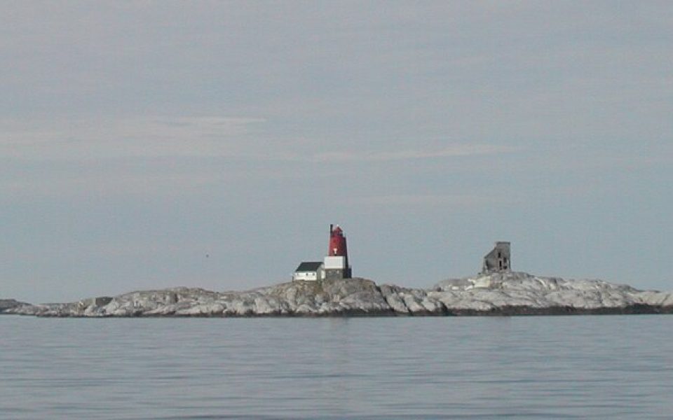 Åsvær Lighthouse