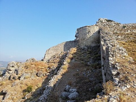 Photo: BloodyFort, CC BY-SA 4.0, Wikimedia Commons