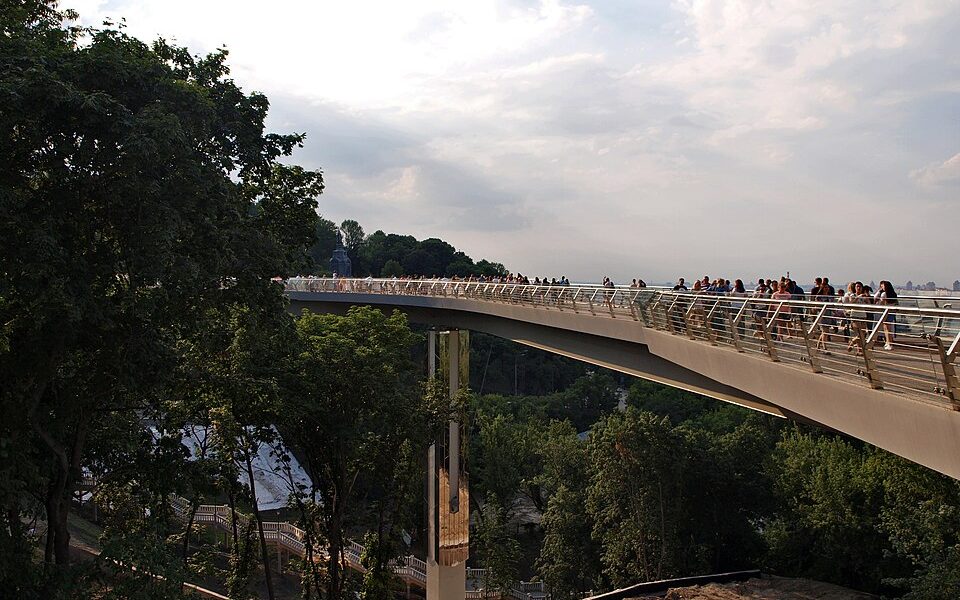 Bridge over Saint Volodymyr Descent