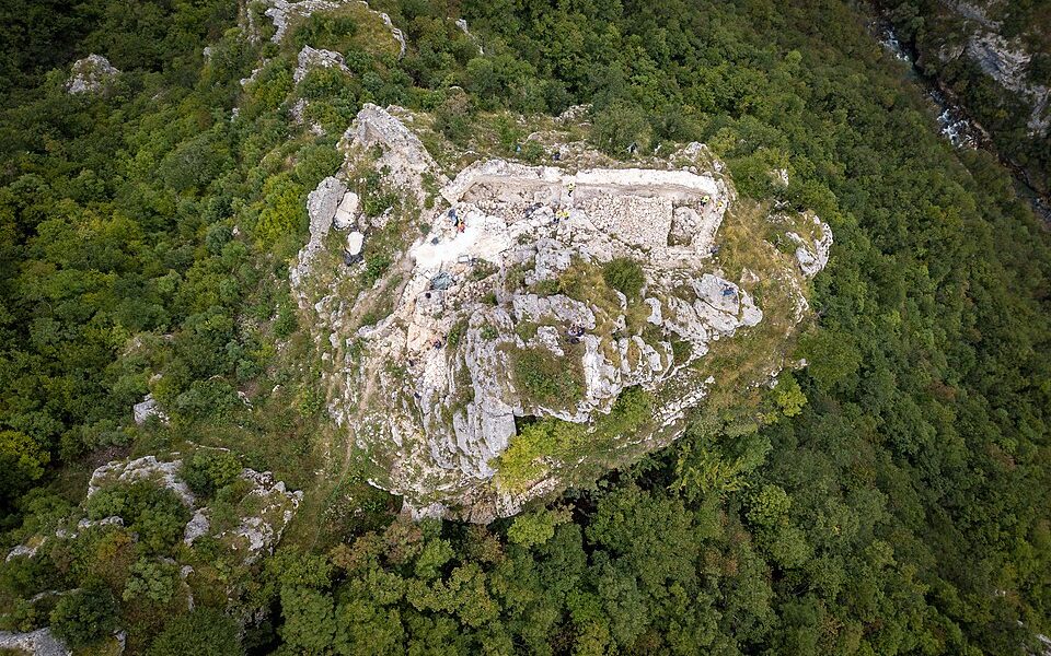 Sokograd, Pliva
