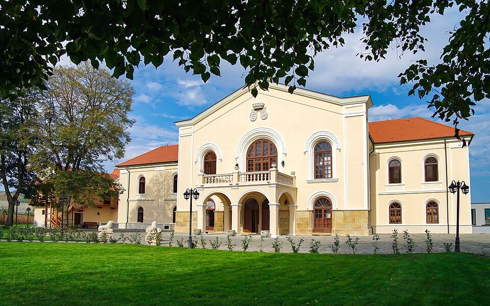 Bethlen Mansion in Bahnea, Mureș