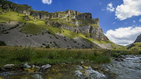 Photo: Arben Llapashtica, CC BY-SA 4.0, Wikimedia Commons