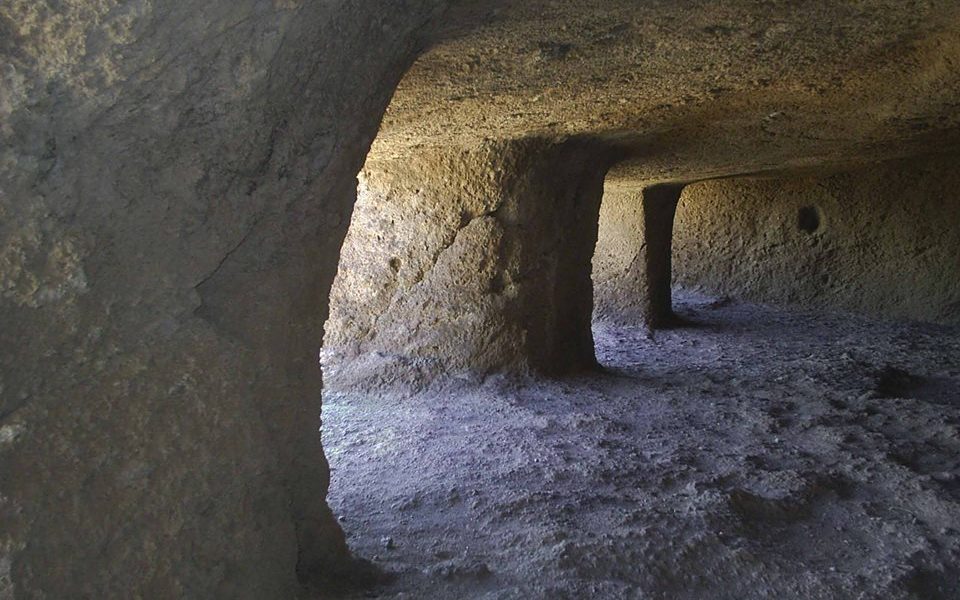 Four Doors cave site, Telde