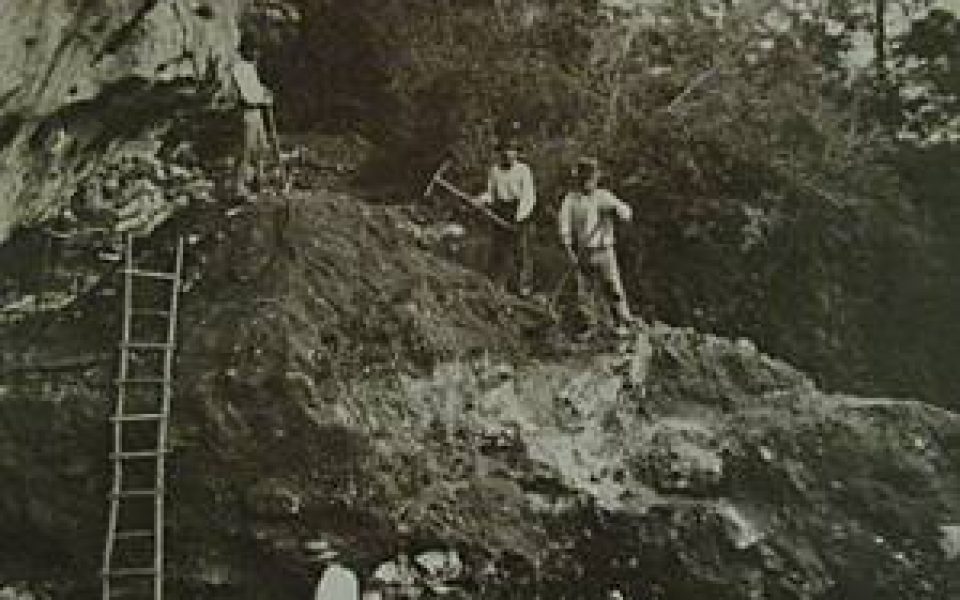 Cap Blanc rock shelter