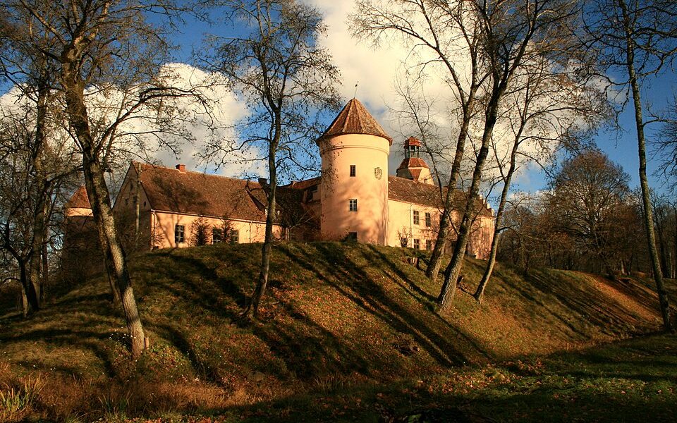 Ēdole medieval castle