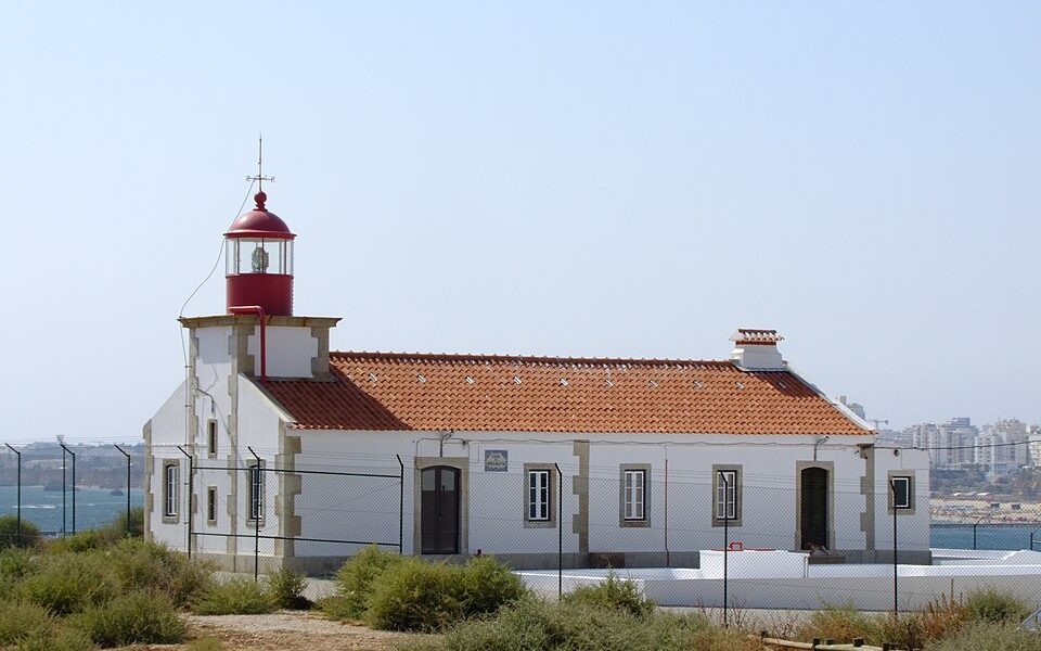 Ponta do Altar Lighthouse