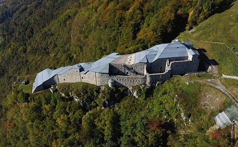 Photo: Syrio, CC BY-SA 4.0, Wikimedia Commons
