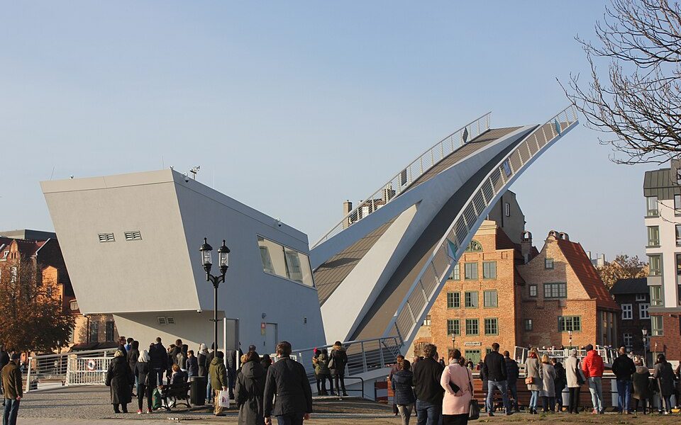 Bascule bridge in Ołowianka