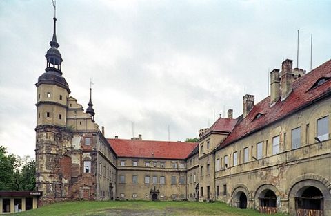 Photo: Jerzy Strzelecki, CC BY-SA 3.0, Wikimedia Commons