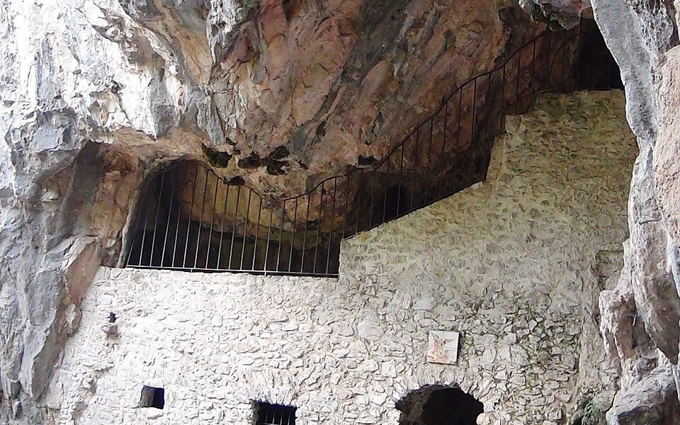 Grotta di San Michele
