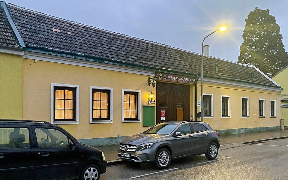 Weinbau und Heuriger Manhardt