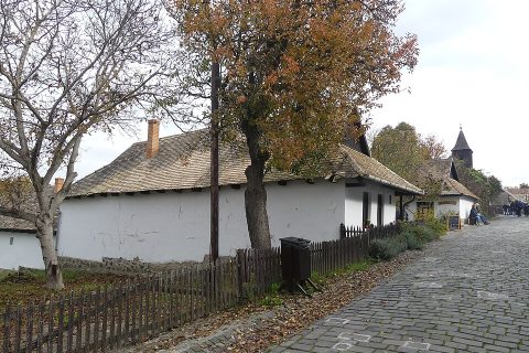 Hollókő