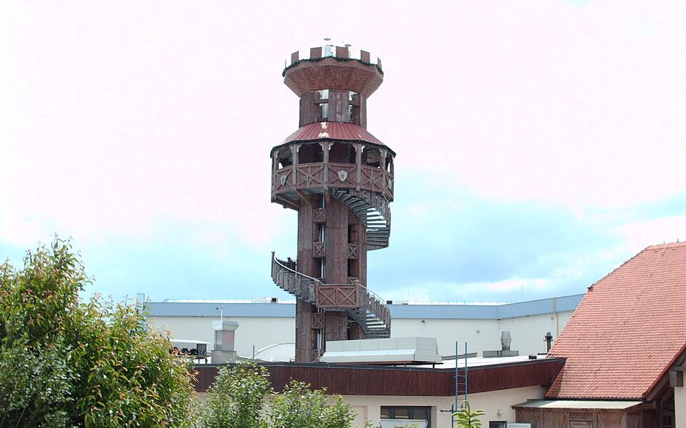 Observation tower