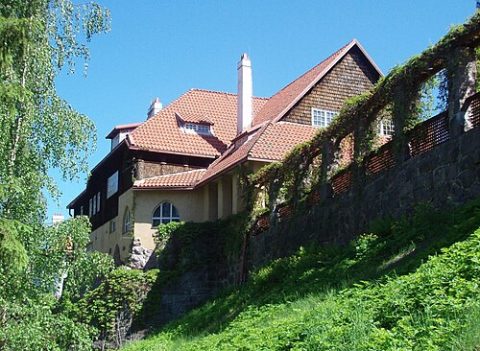 Photo: Jiivonen, Public domain, Wikimedia Commons