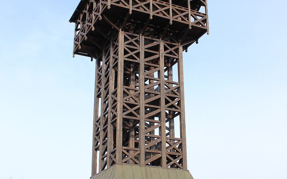 Kalapat Hill observation tower
