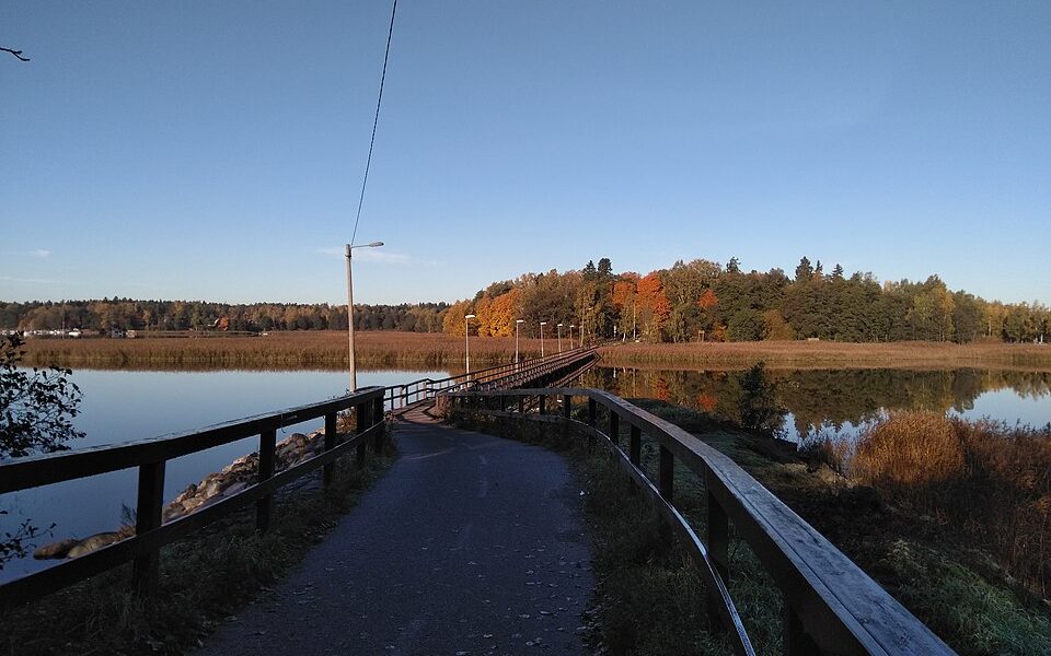 Läntinen Tarvonsilta
