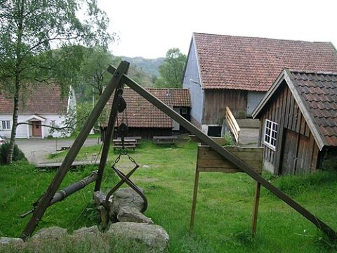 Photo: Elinrbell, CC BY-SA 3.0, Wikimedia Commons