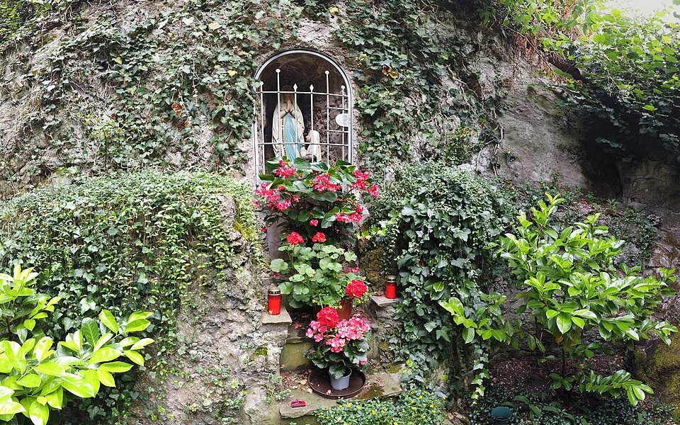 Lourdes Grotte Schloss Ebersberg