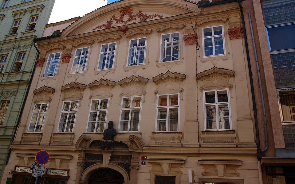 MacNeven palace