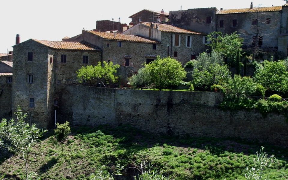Walls of Pereta