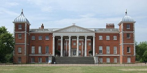 Photo: Osterley Park House, London-25June2009.jpg: Jim Linwood derivative work: Snowmanradio (talk), CC BY 2.0, Wikimedia Commons