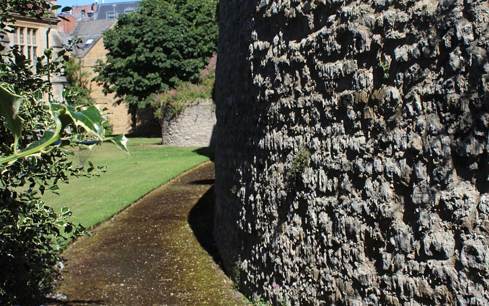 Oxford city walls
