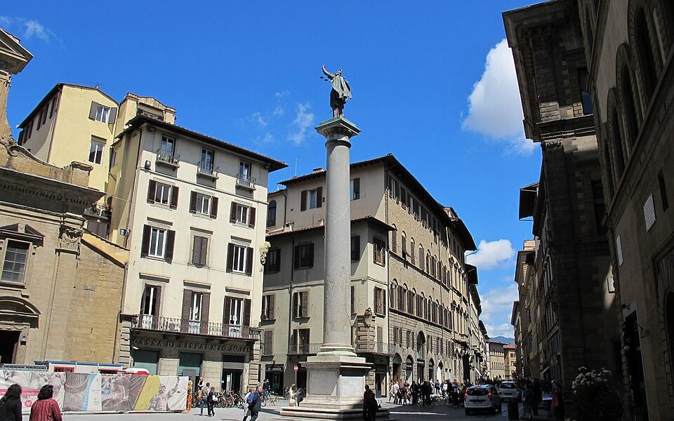 Piazza Santa Trinita