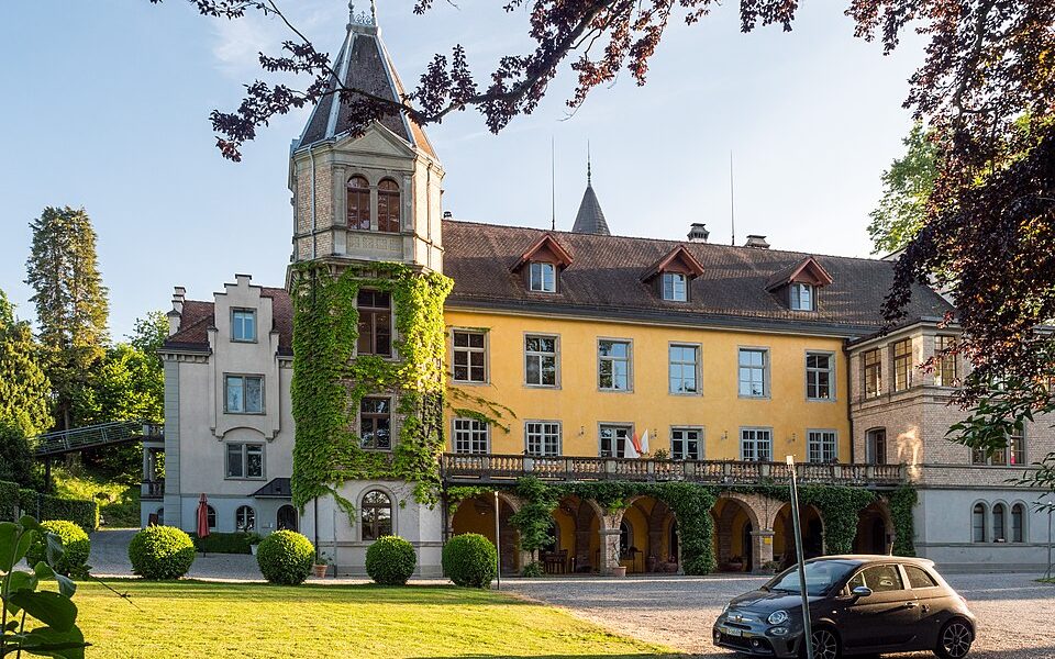 Brunegg Castle
