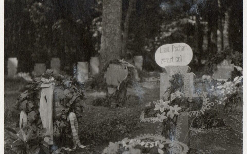 Du Plateau Cemetery