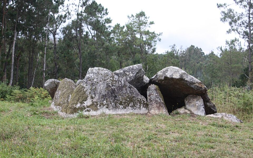 Dolmen de Pedra Moura de Monte Carneo