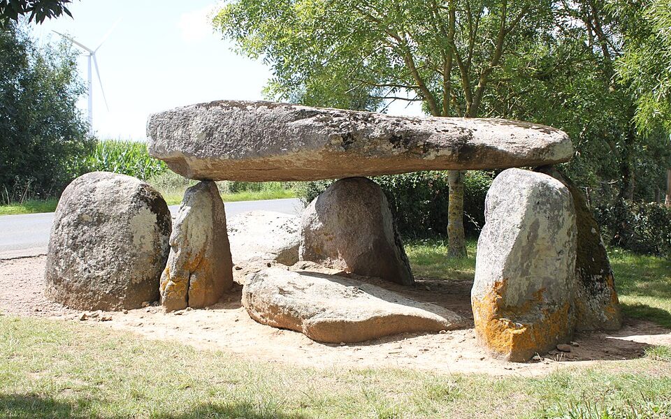 Dolmen de la Cour-du-Breuil
