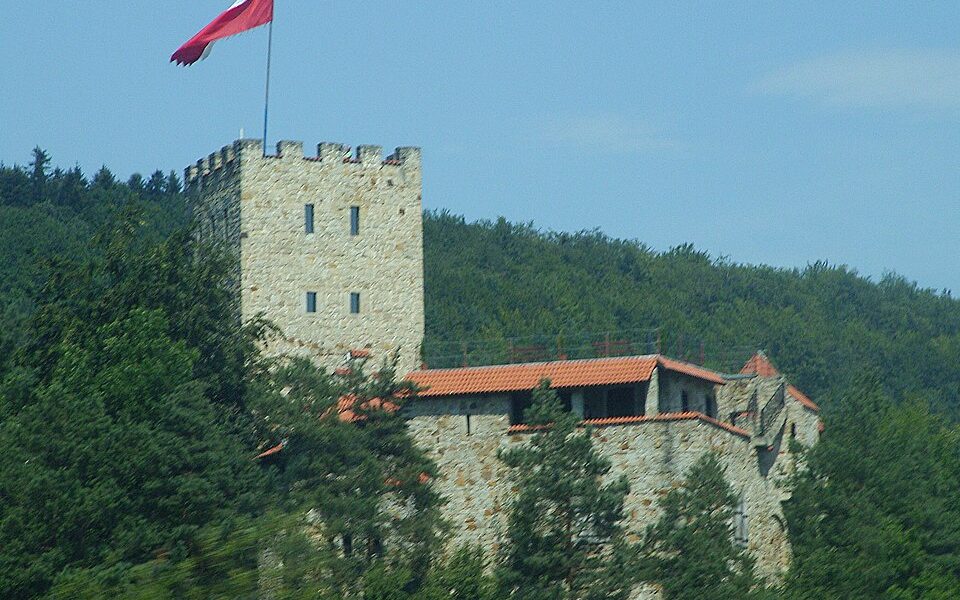 Tropsztyn Castle